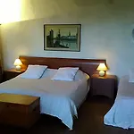 Nocleg ze śniadaniem Manoir Le Cristal En Avril Et Mai , 2 Nuits Reservees , La 3 Eme Offerte Et -30 Pcent Sur Les Entrees Du Futuroscope 4*