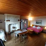 Manoir Le Cristal En Avril Et Mai , 2 Nuits Reservees , La 3 Eme Offerte Et -30 Pcent Sur Les Entrees Du Futuroscope Nocleg ze śniadaniem 4*