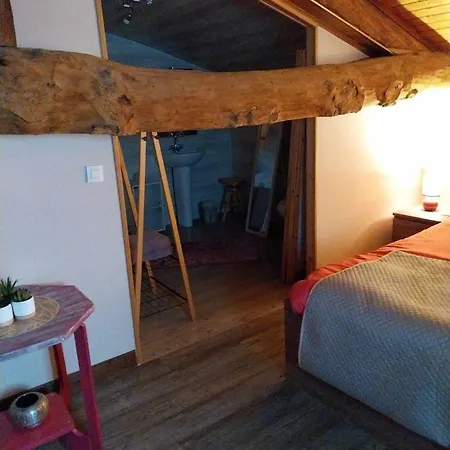 Frühstückspension Manoir Le Cristal - Futuroscope A Petit Prix, Chambres De 1 A 6 Personnes 4*