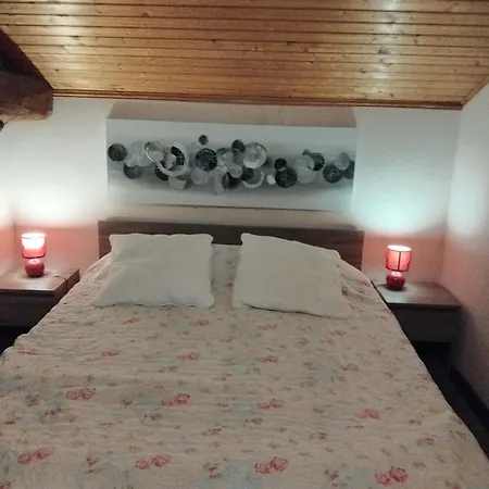 Manoir Le Cristal , piscine et chambres fraiches , réduction 30 pcent Futuroscope Couette-café 4*