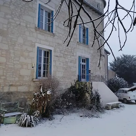 Manoir Le Cristal Chambres D Hotes Au Pays Du Futuroscope 4*