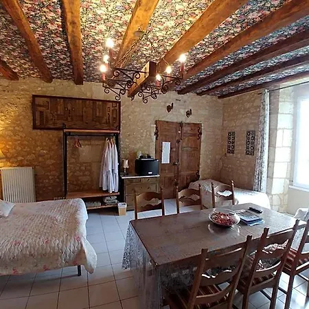 Manoir Le Cristal , Piscine Et Tempérées Couette-café 4*