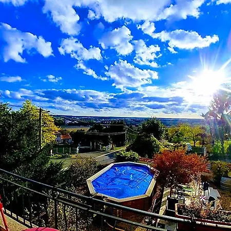 Couette-café Manoir Le Cristal , Piscine Et Tempérées Beaumont (Vienne)