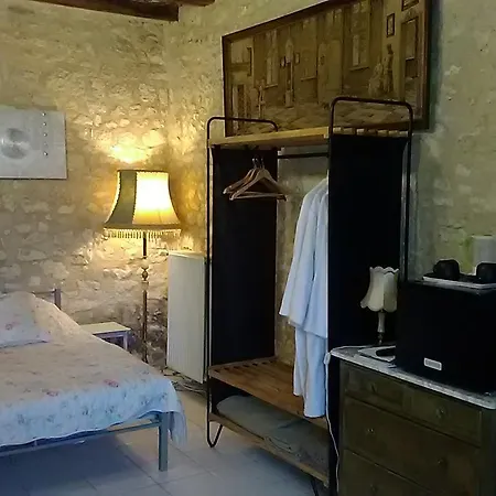 Couette-café Manoir Le Cristal - jusqu'au 3 avril Futuroscope à 28 euros - pers 4*