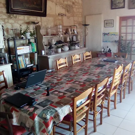 Manoir Le Cristal - jusqu'au 3 avril Futuroscope à 28 euros - pers Couette-café 4*