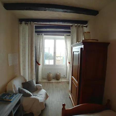 Couette-café Manoir Le Cristal - jusqu'au 3 avril Futuroscope à 28 euros - pers Beaumont (Vienne)