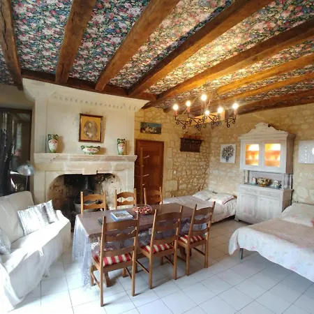 Manoir Le Cristal , Piscine Et Chambres Temperees Panzió 4*