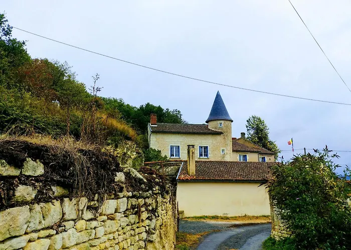 Manoir Le Cristal Chambres D Hotes Au Pays Du Futuroscope 4*