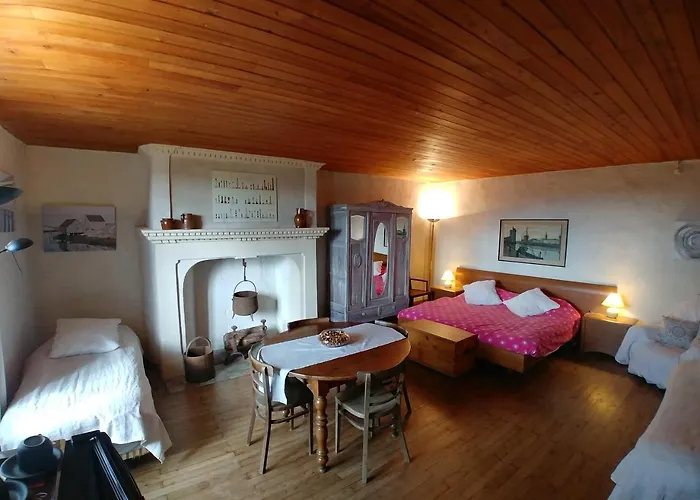 Manoir Le Cristal Chambres D Hotes Au Pays Du Futuroscope Bed & Breakfast 4*